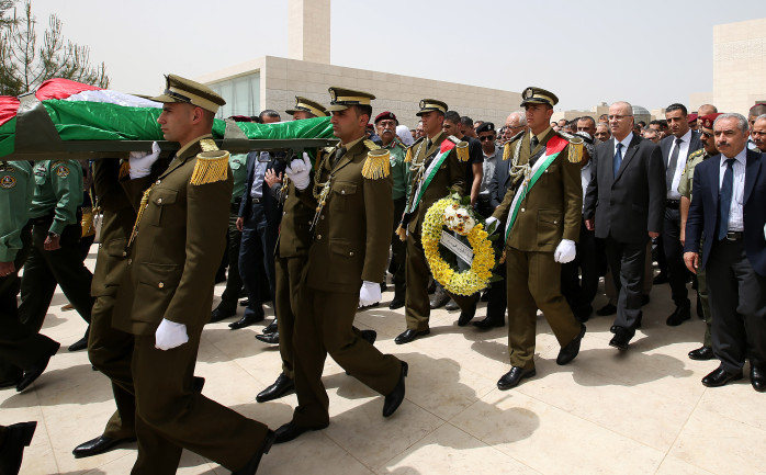 شيعت القيادة الفلسطينية، يتقدمها رئيس الوزراء ووزير الداخلية رامي الحمد الله، وأمين عام الرئاسة الطيب عبد الرحيم، ممثلا عن الرئيس محمود عباس اليوم الجمعة، جثمان مدير عام الدفاع المدني اللواء 