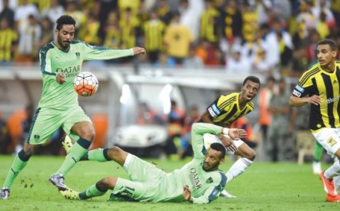 تعادل الاتحاد مع جاره الأهلي إيجابياً 1-1، في اللقاء الذي أقيم على ملعب الجوهرة، ضمن الجولة الرابعة من الدوري السعودي.

وتقدم الأهلي بالهدف الأول في الدقيقة 75 عن طريق لاعب الاتحاد بدر النخ