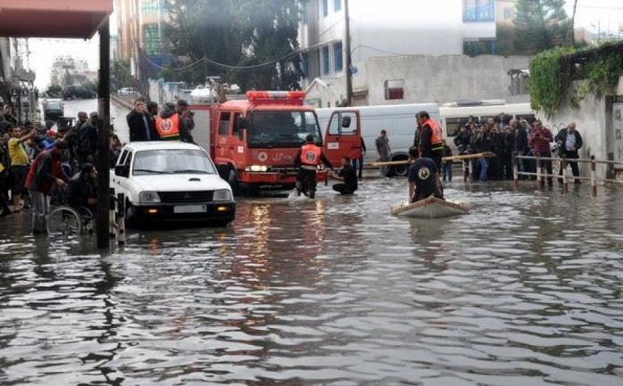 أعلن جهاز الدفاع المدني في محافظات قطاع غزة، أن طواقمه تعاملت مع كافة بلاغات الحوادث الناتجة عن المنخفض الجوي الذي تشهده الأجواء الفلسطينية، والتي بلغت منذ صباح أمس الجمعة حتى صباح اليوم السب