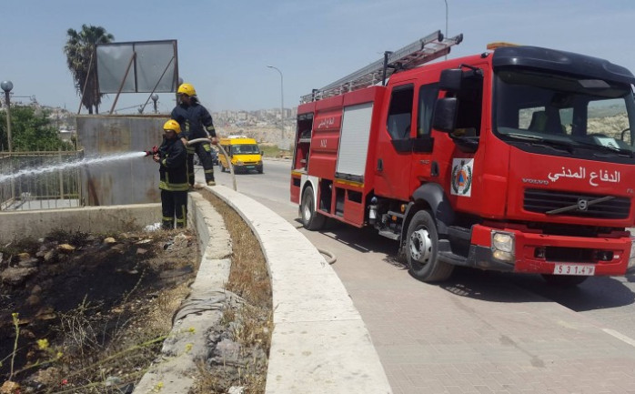 تعاملت طواقم الدفاع المدني منذ مطلع الأسبوع الماضي في محافظات الوطن مع 989 حادث منها 880 حادث حريق و109 حادث إنقاذ وحالات تقديم مساعدة نتج عنها حرق لمئات الأشجار وخسائر مادية في الممتلكات وال