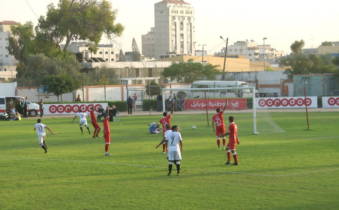 حقق فريق هلال غزة فوزه الأول هذا الموسم والذي جاء على حساب نظيره الأهلي بعدما تغلب عليه بنتيجة 1-0 في المباراة التي جرت على ملعب اليرموك ضمن منافسات الأسبوع الثامن من دوري الوطنية موبايل للدر