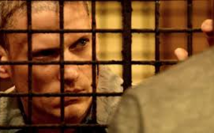 بعد انتظار طال لأعوام عديدة؛ حان الوقت ليبتهج عشاق مسلسل Prison Break، فها هو مسلسل الإثارة والتشويق الشهير عائد إليهم مجدًدا بعد غياب 7 أعوام كاملة.

.وكانت أخبار عودة المسلسل قد ترددت في 