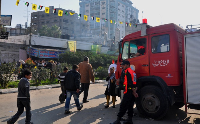 سيطر جهاز الدفاع المدني على حريق اندلع في احد المنازل بحي الزيتون جنوب مدينة غزة.

وأوضح مدير العمليات المركزية في جهاز الدفاع المدني رائد الدهشان لـ "الوطنية" أن حريقاً إندلع في منزل يعود 